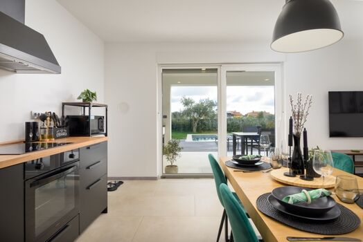 Küche mit Essbereich