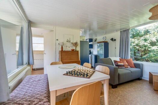Das gemütlich eingerichtete Wohnzimmer