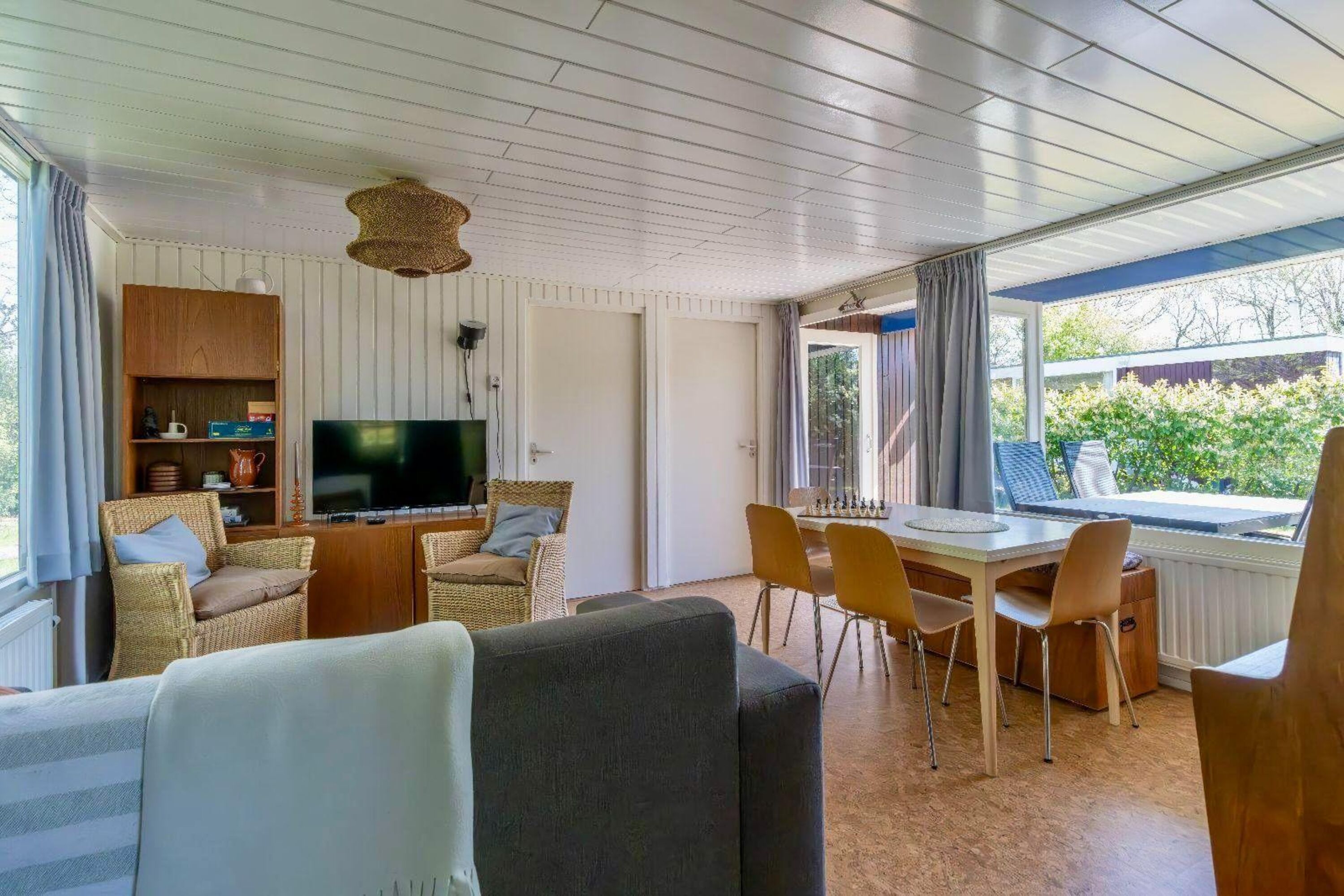 Das gemütlich eingerichtete Wohnzimmer