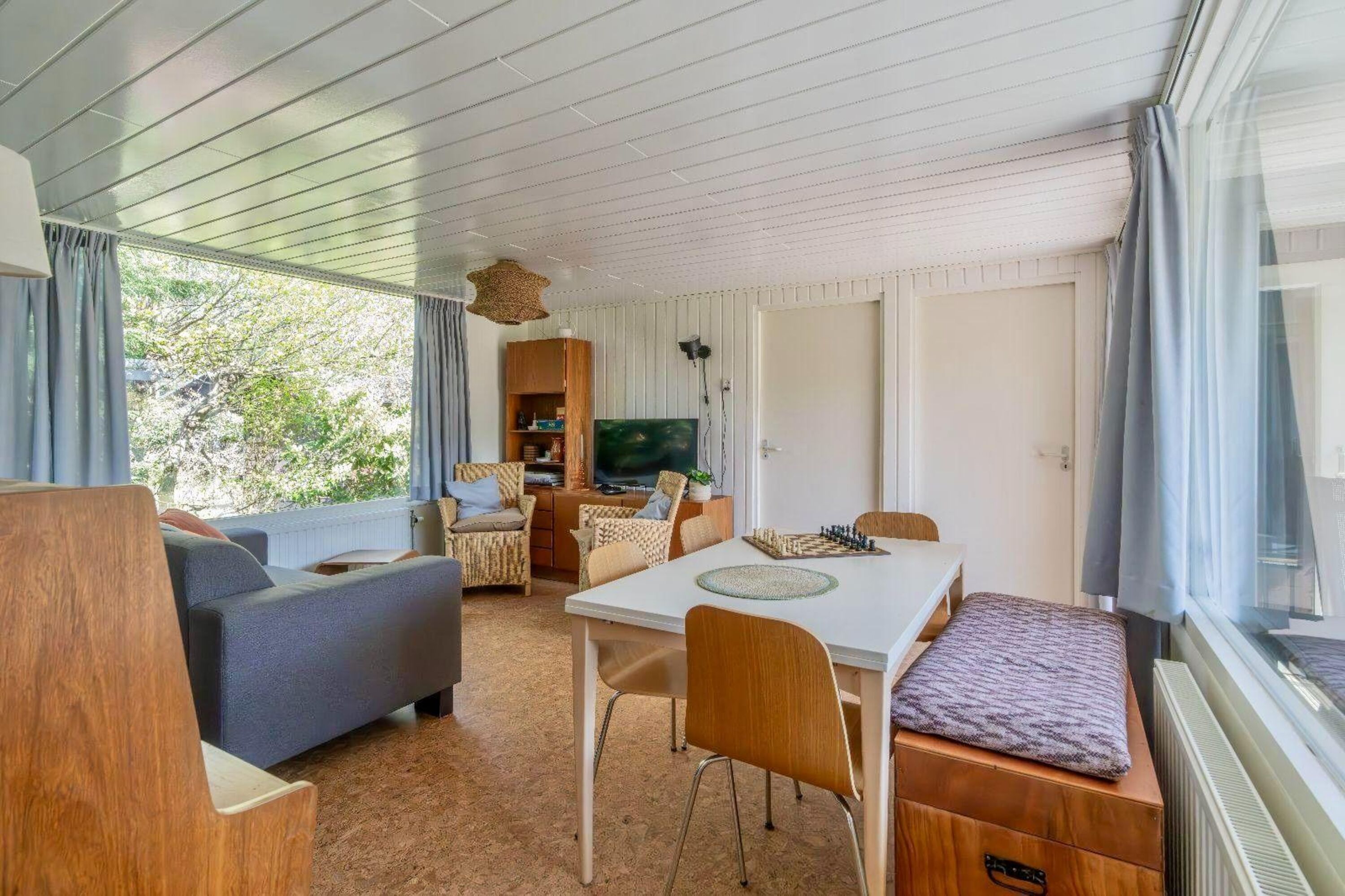 Das gemütlich eingerichtete Wohnzimmer