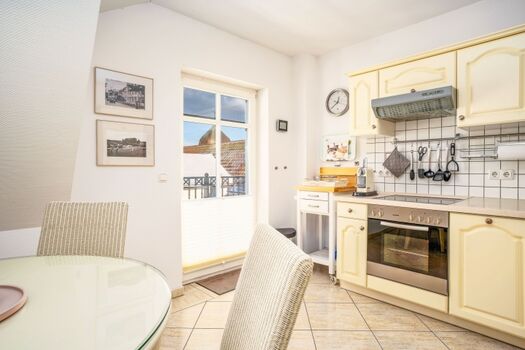 Küchen bereich mit Zugang Balkon