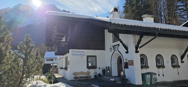 Ferienhaus Außenansicht im Winter