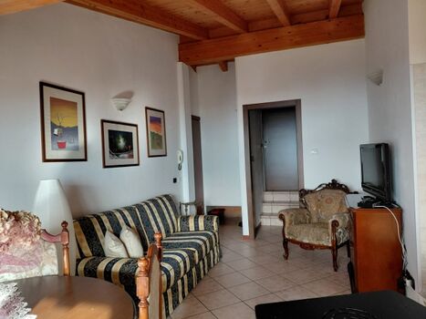 Wohnbereich mit Wohnungseingang