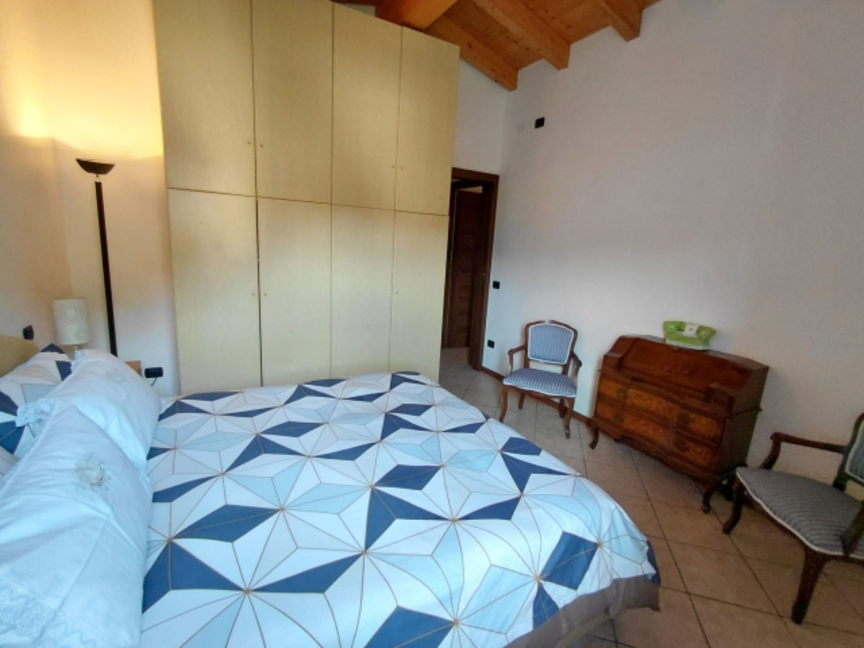 Schlafzimmer 1