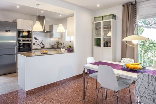 Küche mit Essbereich