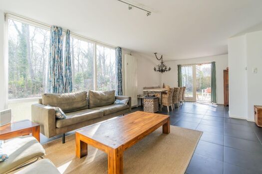 Das helle Wohnzimmer