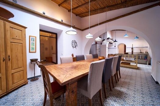 Essbereich mit Blick auf die Küche