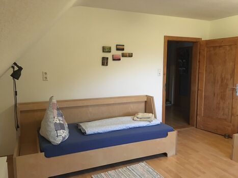 Schlafzimmer 2 - Bett 2 0,90x2,00m