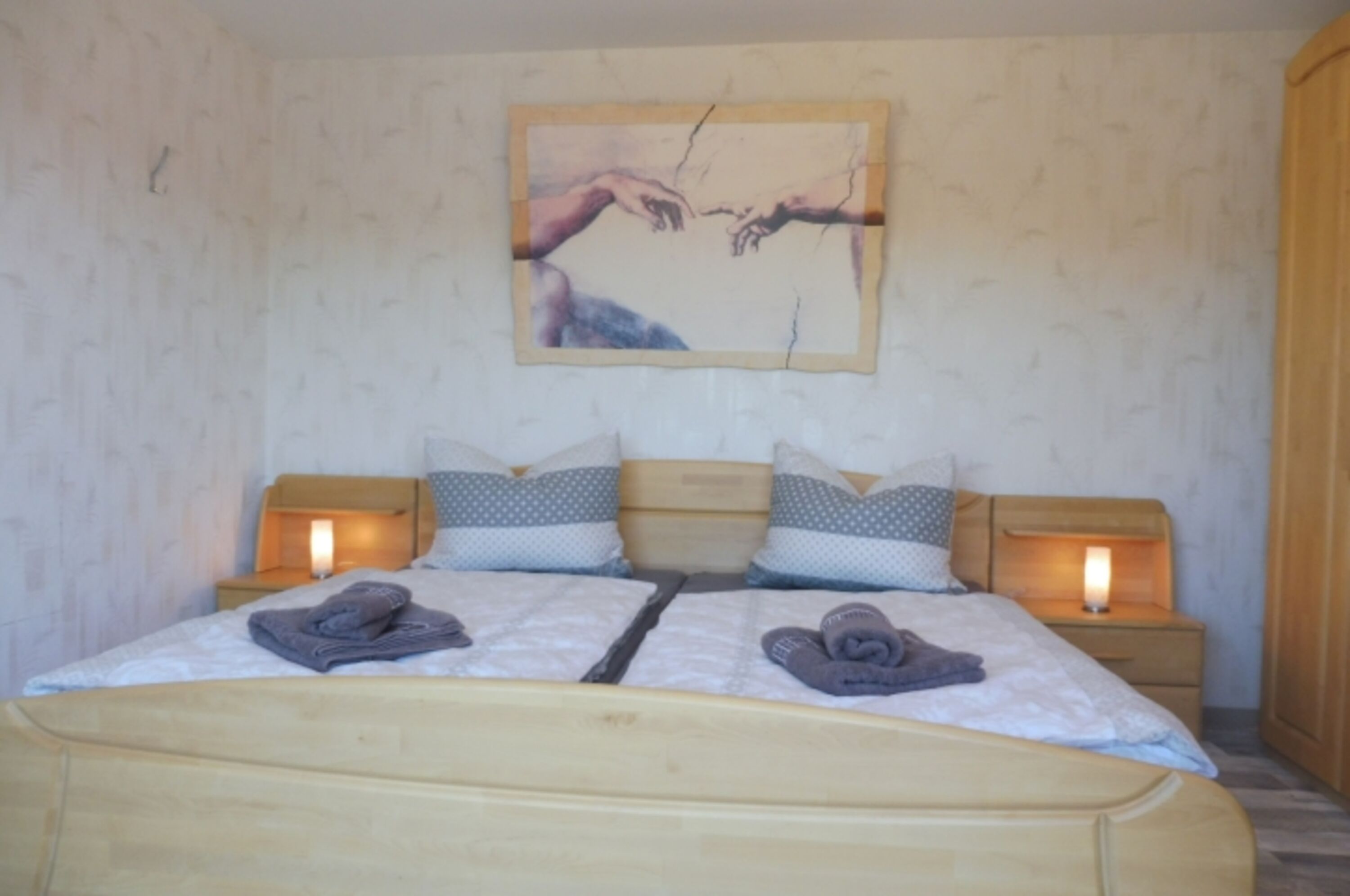 Großes Doppelbett