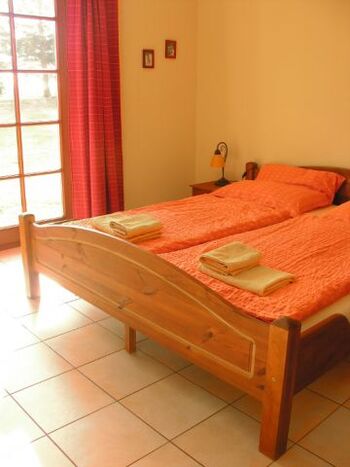 Großes Doppelbett (180 * 200m)