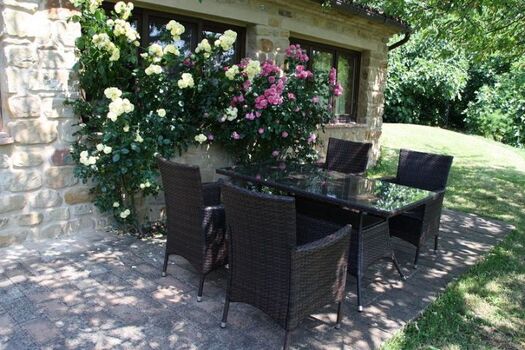 Terrasse mit Blick ins Tal