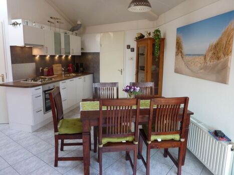 Essbereich mit Sicht Richtung Küche