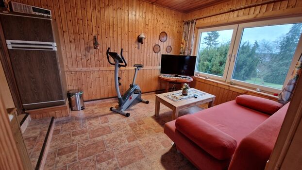 Holzbungalow mit Schlafmöglichkeit für 2 Personen