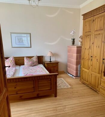 1. Schlafzimmer mit Doppelbett 