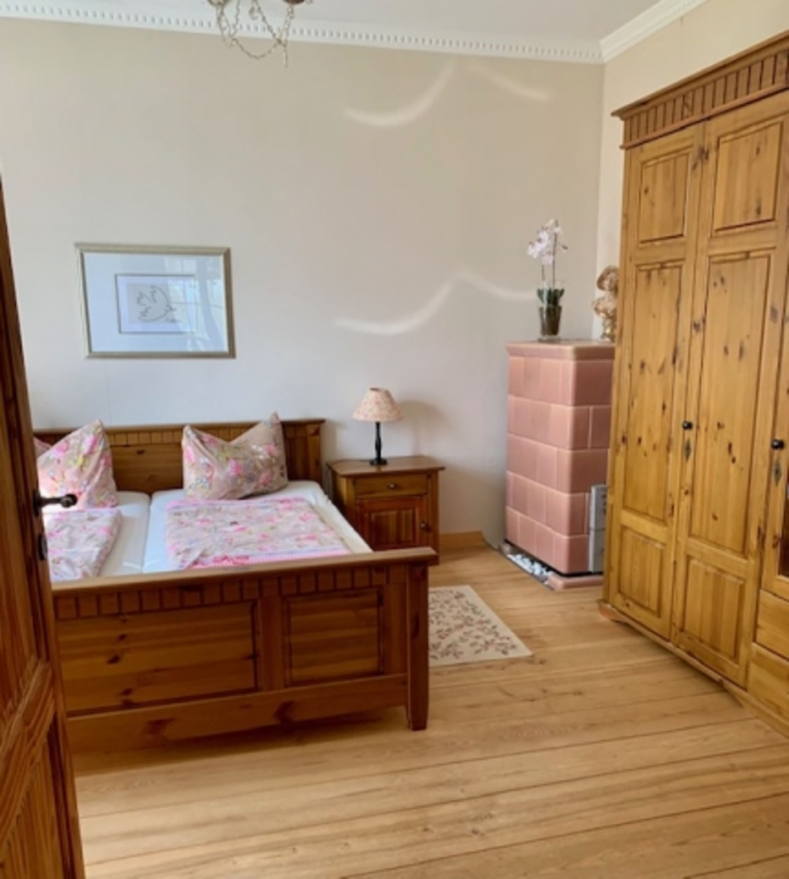 1. Schlafzimmer mit Doppelbett 