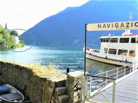 Die Fahre in Nesso mit in der Ferne das Palazzo