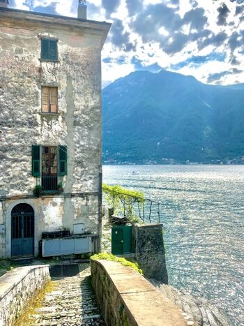 See Zugang und schwimmer direkt beim Eingang