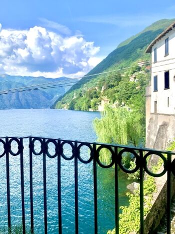 Wunderbarer weiter Seeblick