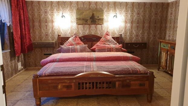 Schlafzimmer 1 mit Doppelbett 180x200cm