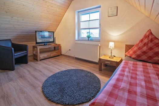Schlafzimmer OG mit TV