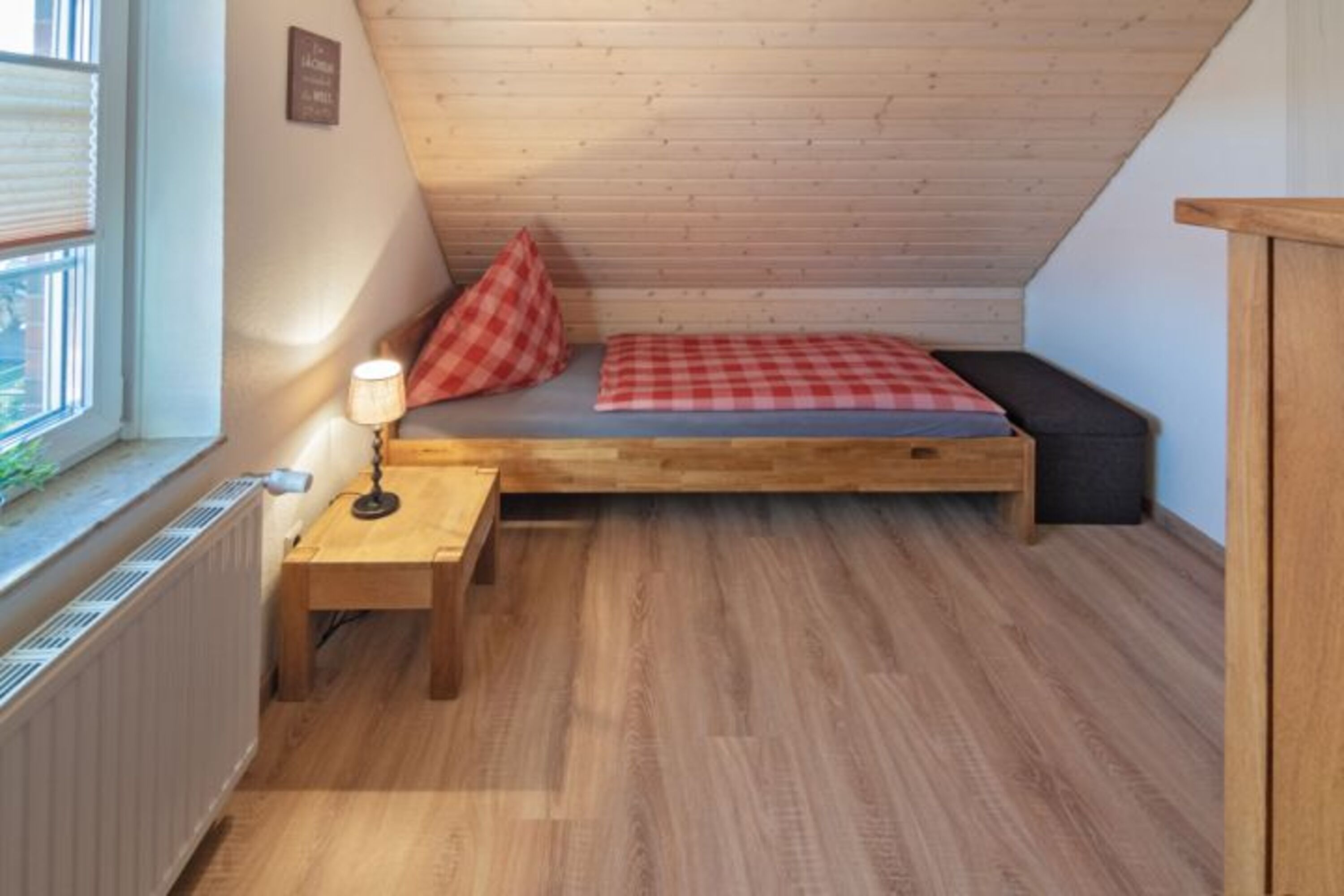 Schlafzimmer 1. OG mit Spielecke