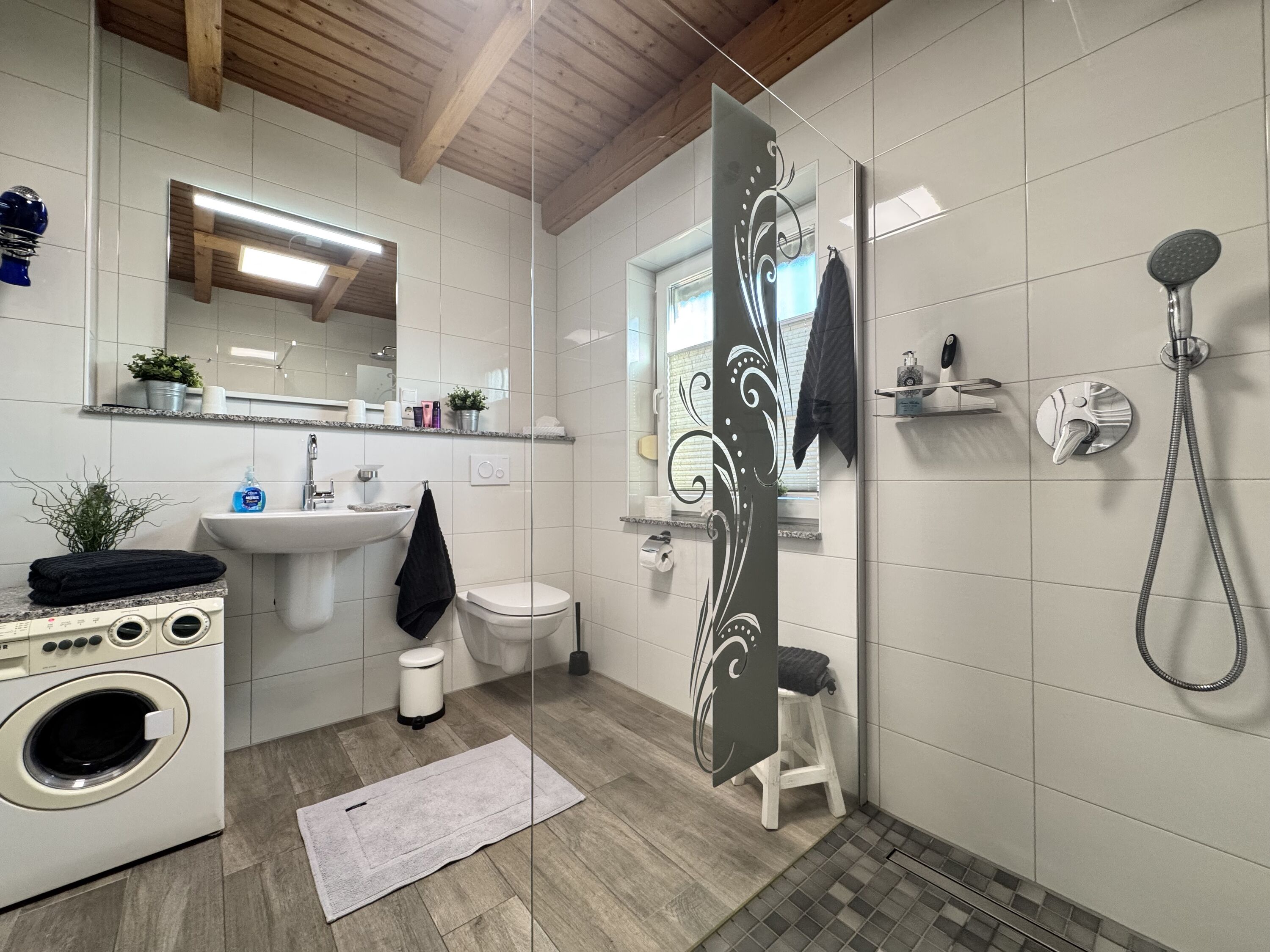 Badezimmer EG