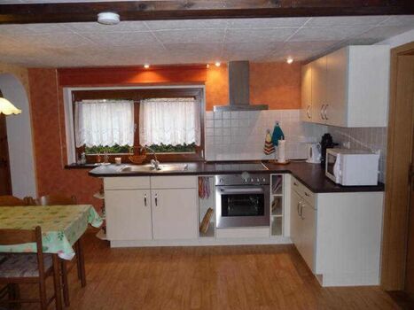 moderne NEU eingerichtete Küchenzeile