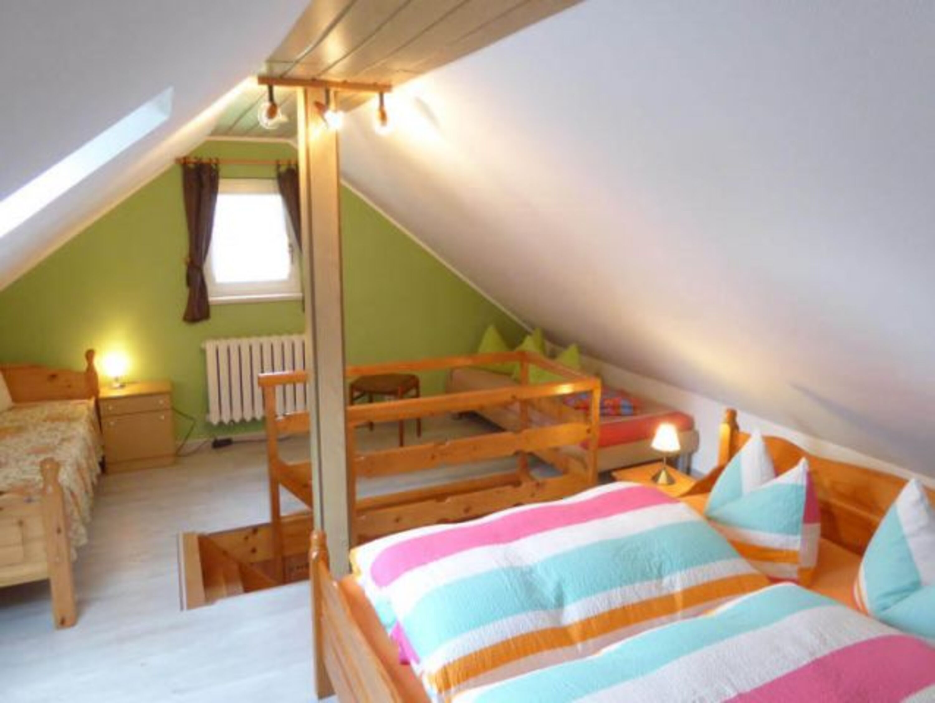 das Schlafzimmer bietet Platz für bis zu 3 Personen