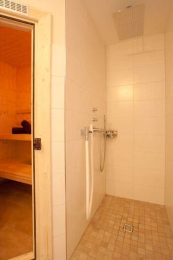 Dusche mit Kneipschlauch