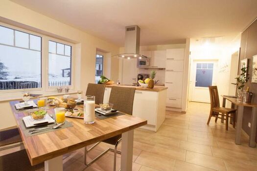 Essbereich und Küche 