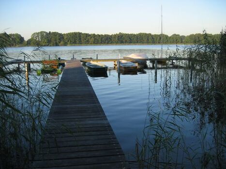 Privater Bade- und Bootssteg