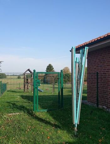 Gartengrundstück komplett eingezäunt