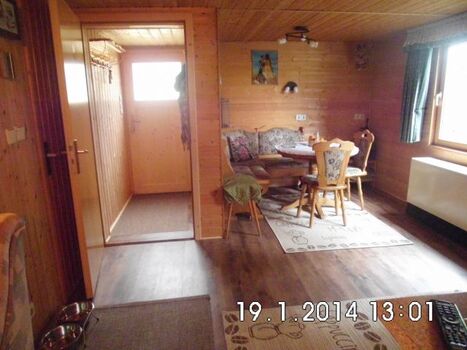 kleiner Flur und Essbereich