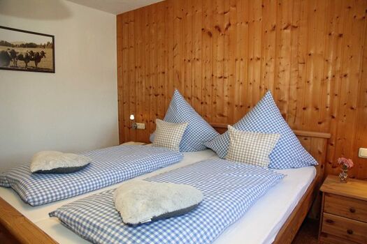 zweites Schlafzimmer mit Doppelbett