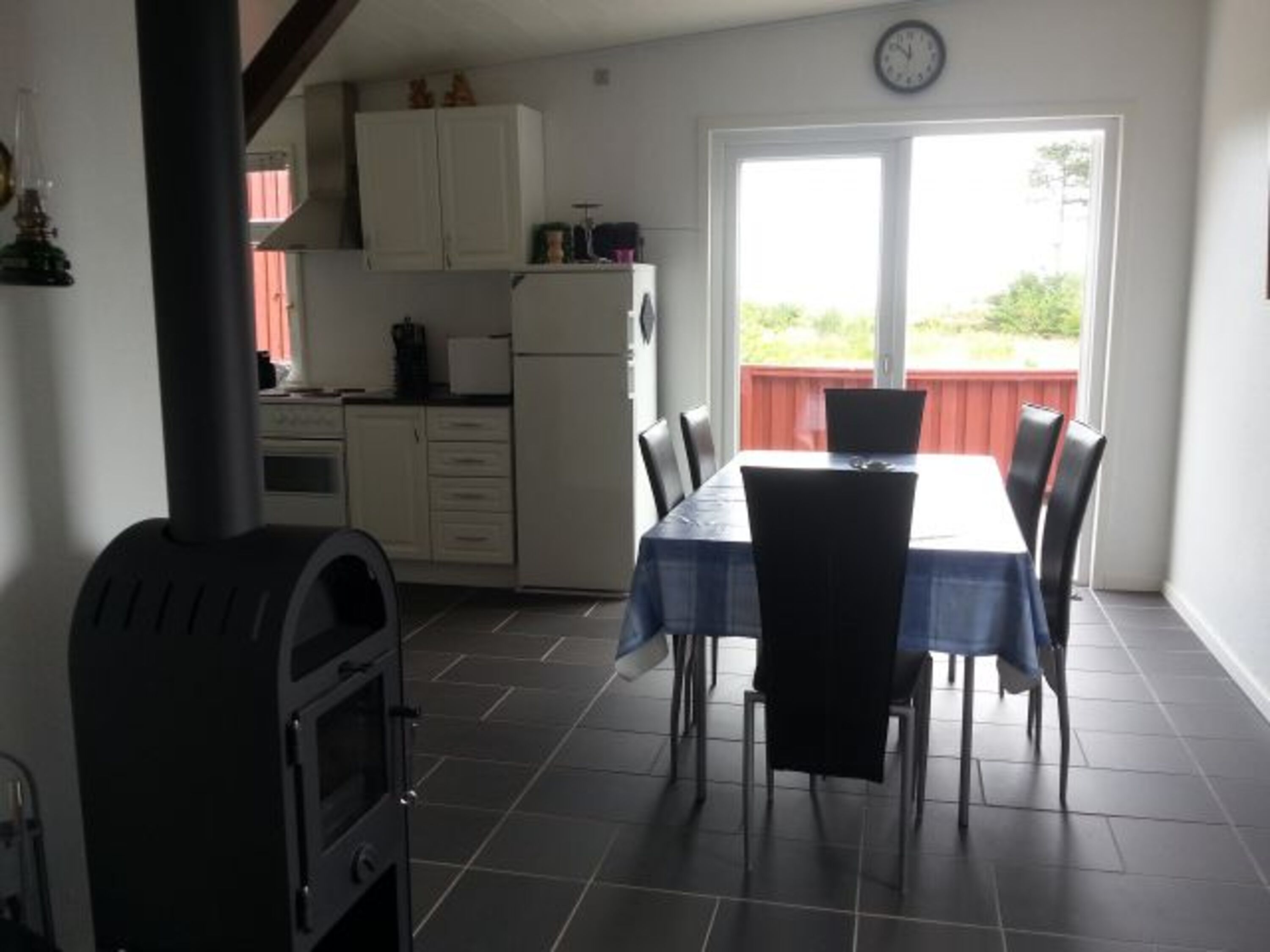 Essbereich mit Blick auf das Wattenmeer
