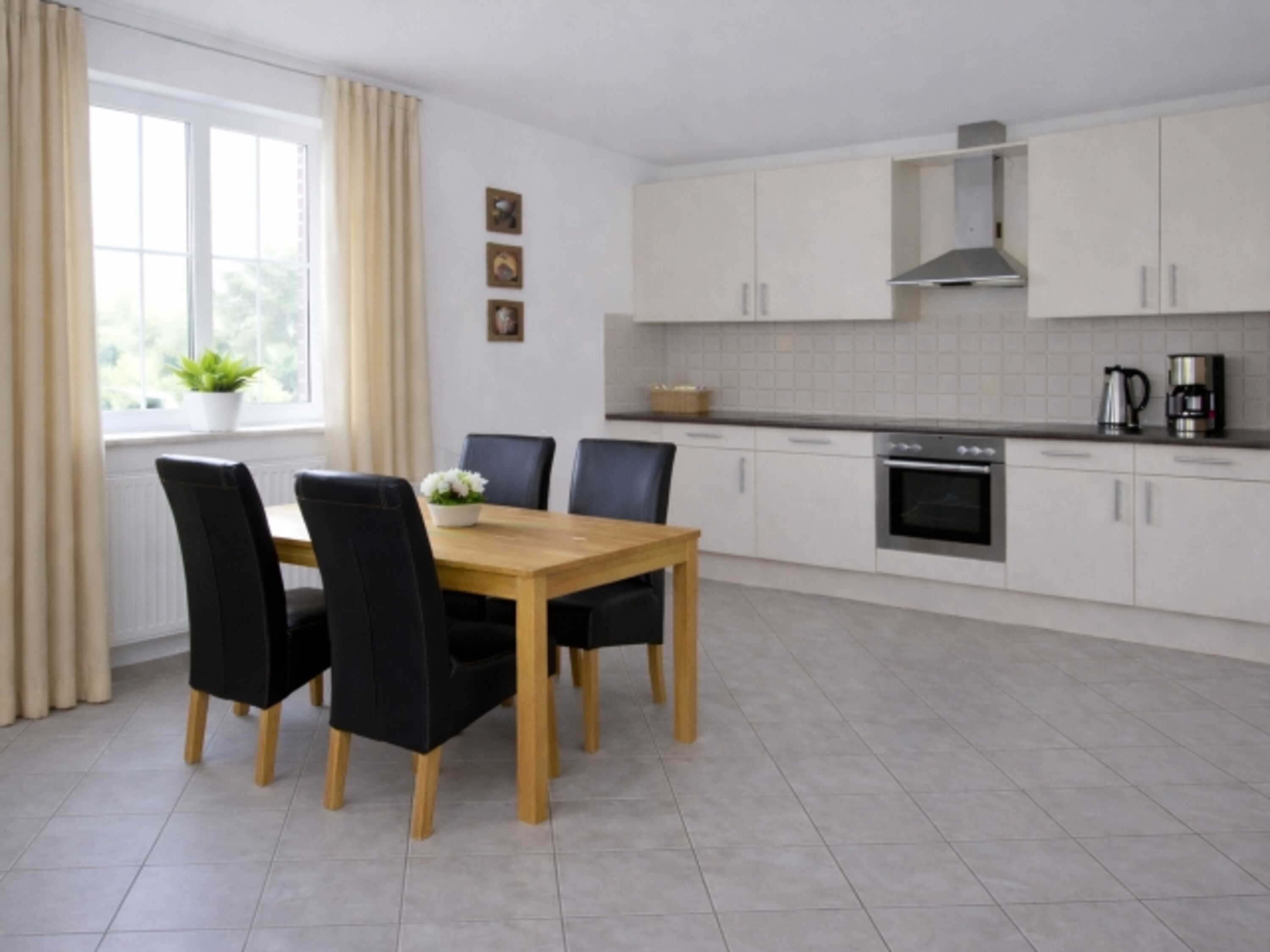 Küchenzeile mit Spülmaschine und Backofen