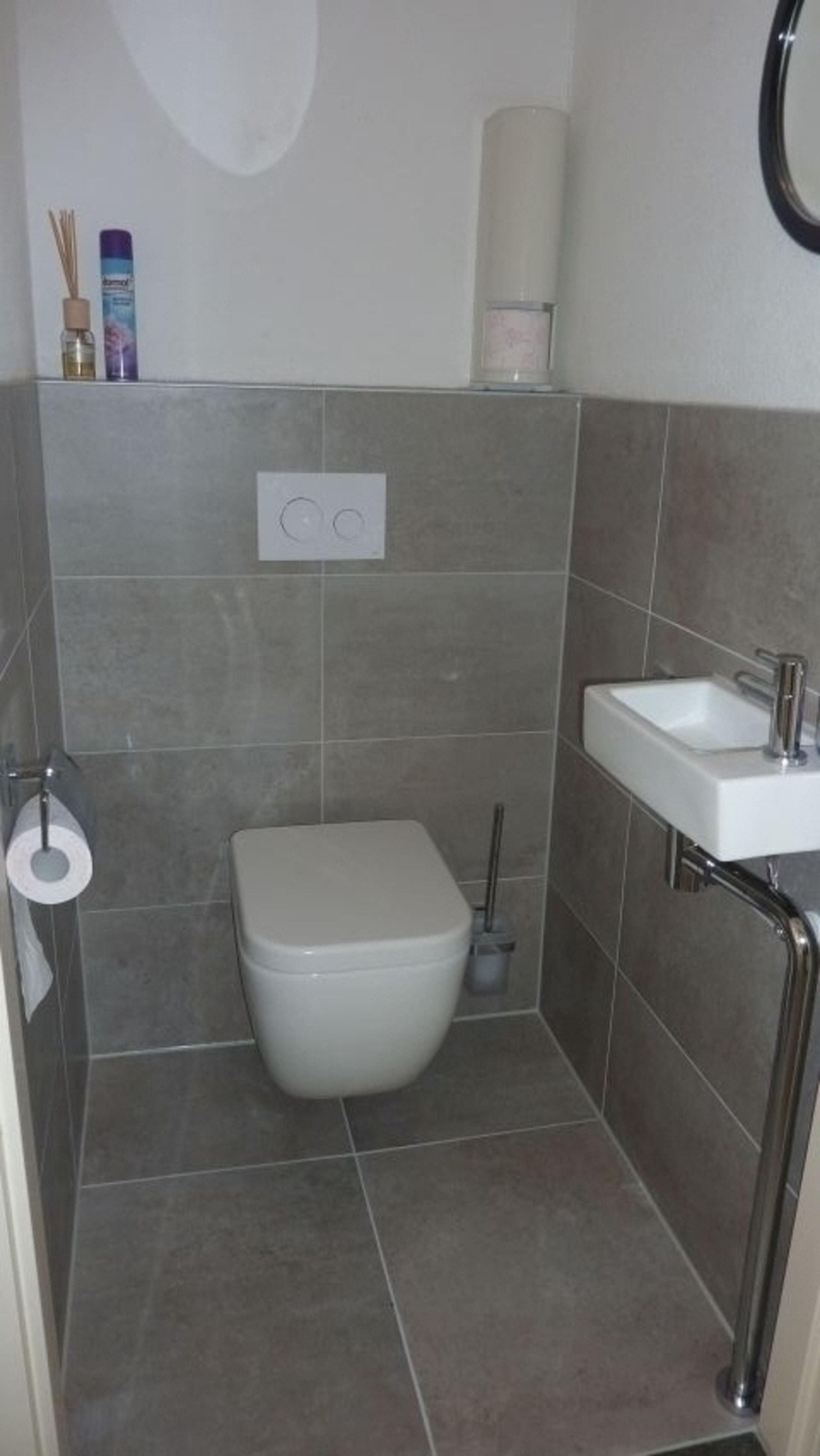 separate Toilette auf Erdgeschoss