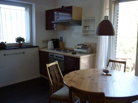 Küche mit Essbereich