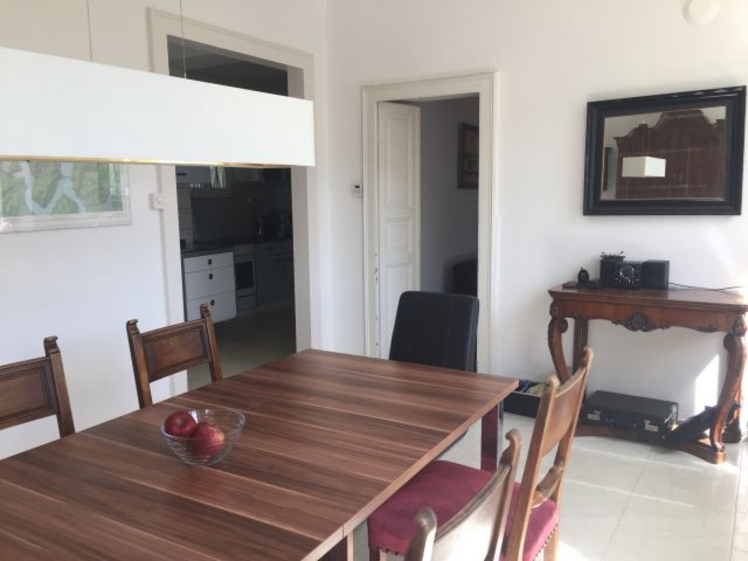 Esszimmer mit offener Küche
