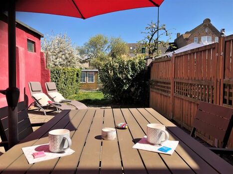 kleiner ruhiger Garten