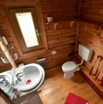 Bad, rotes Blockhaus