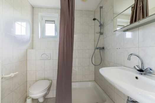 Badezimmer mit toilet