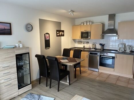 Essbereich mit Küchenzeile 