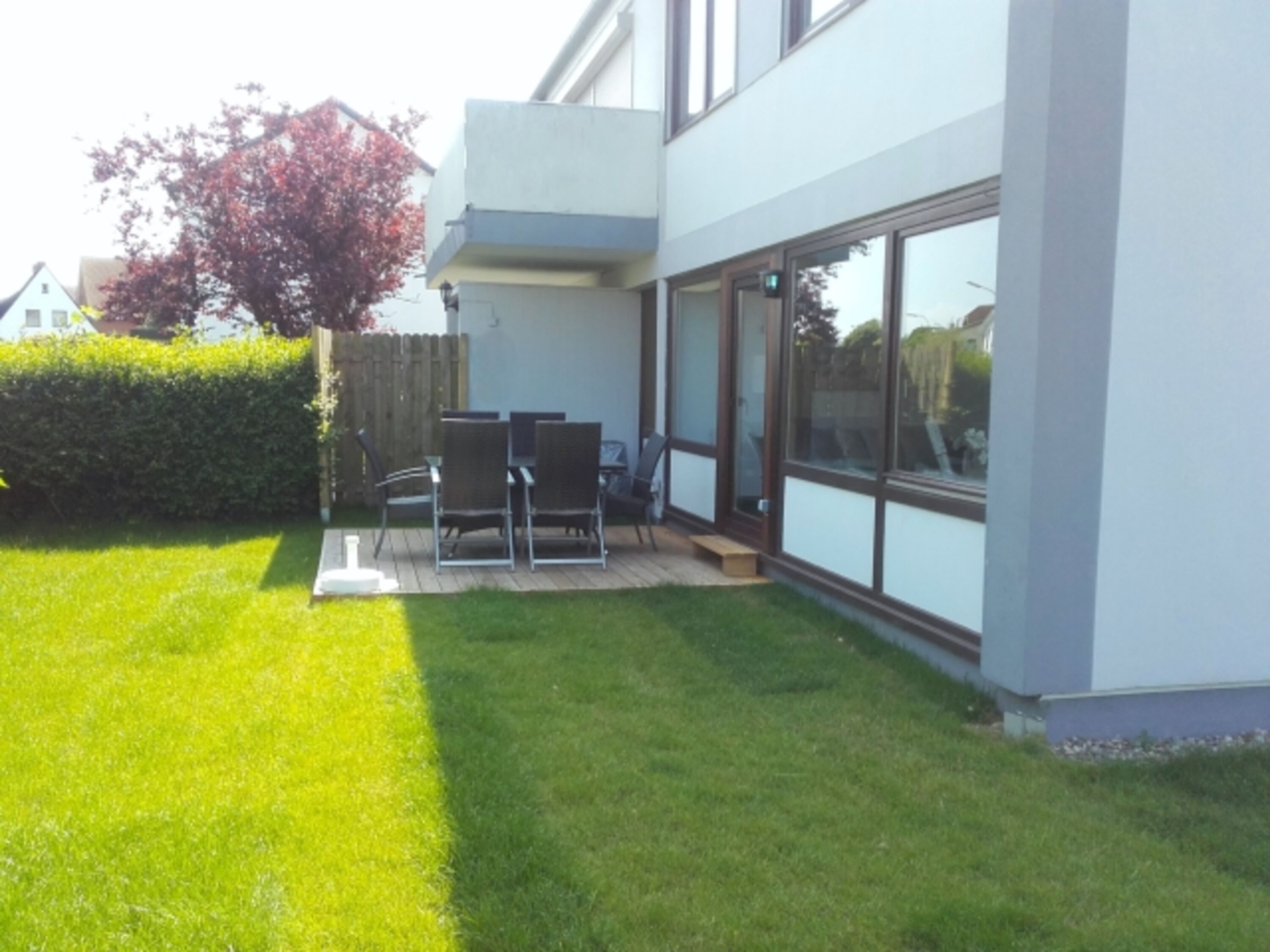 Garten mit Terrasse, 160 cm hoch eingezäunt