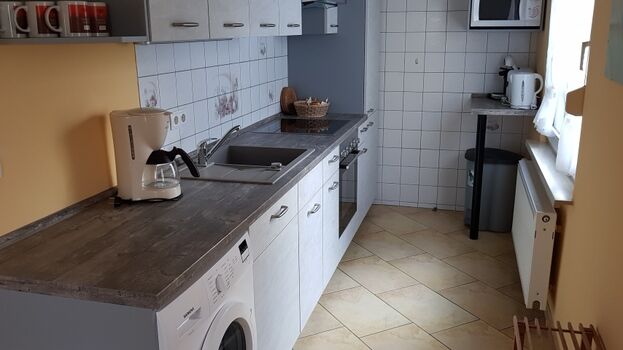 neue voll ausgestattete Küche