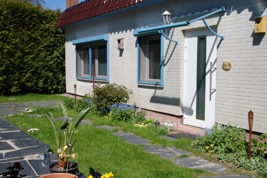 Ferienhaus Stralsund direkt im Garten Nähe Wald