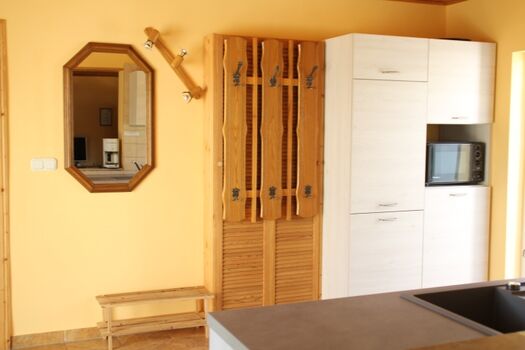 Küchenbereich mit Garderobe
