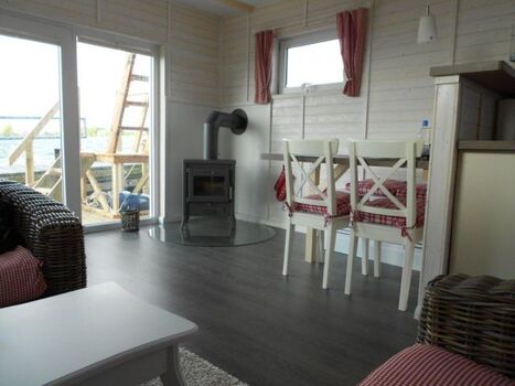 Essbereich mit Kaminofen