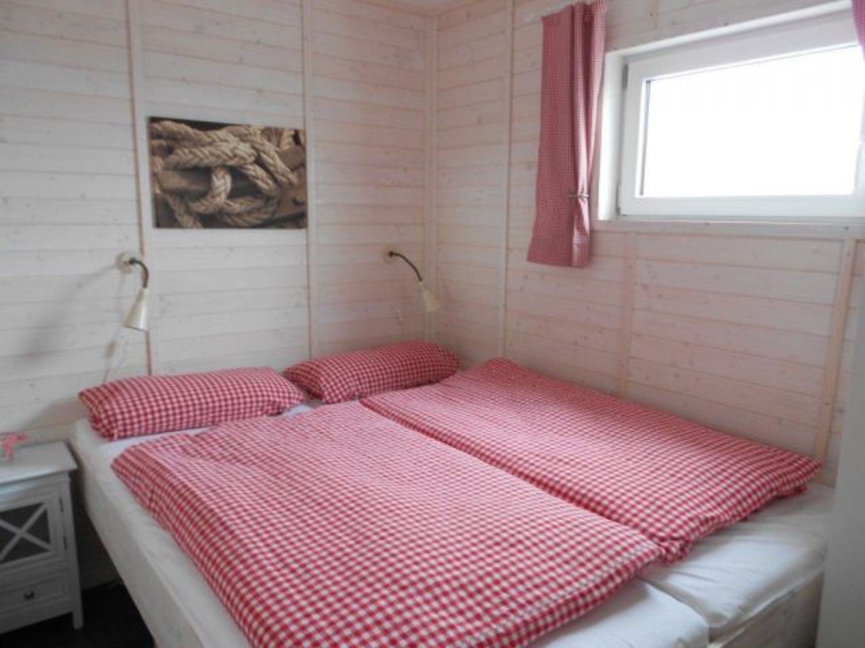 Schlafzimmer mit Doppelbett