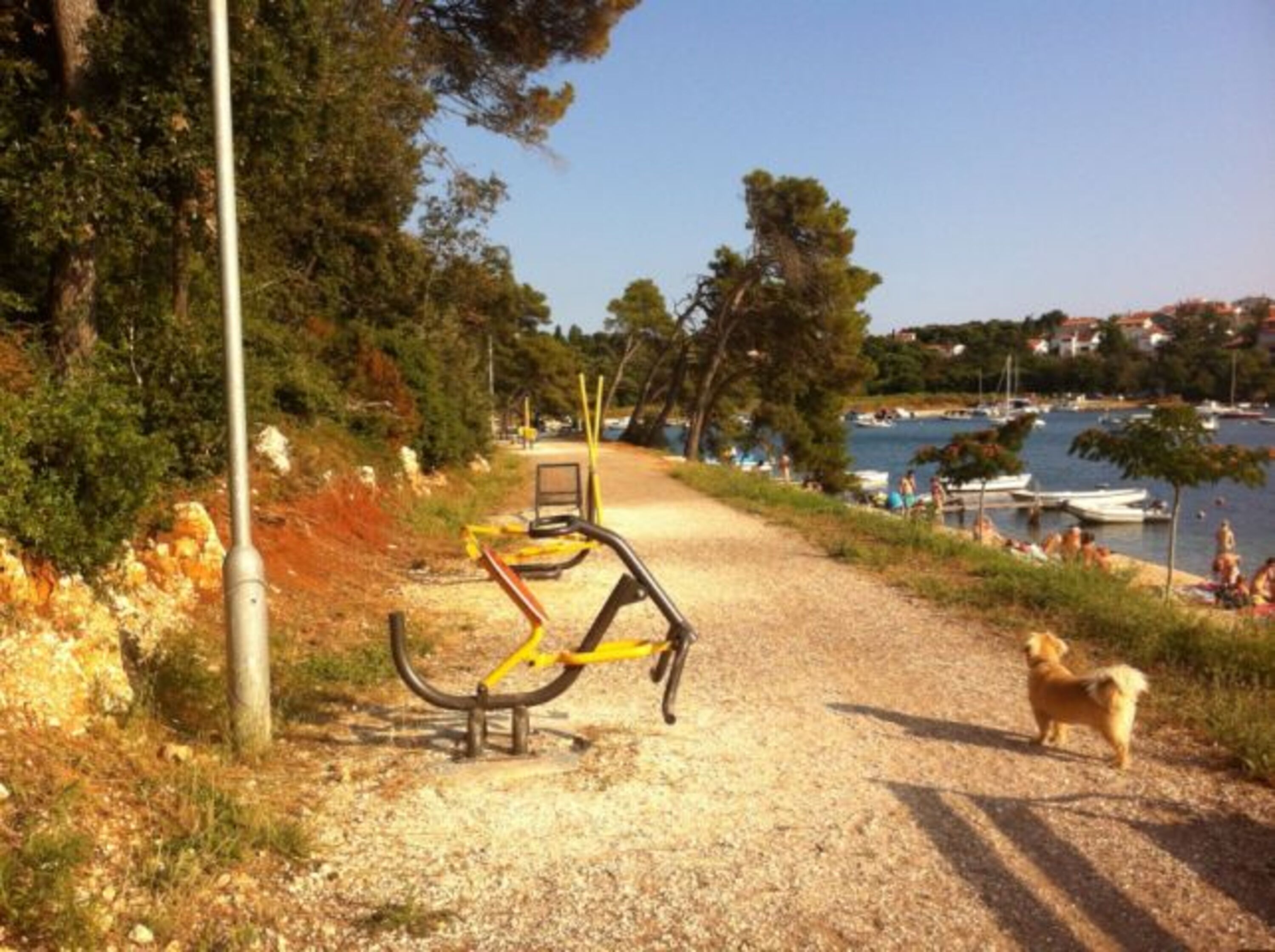 Trimmweg und Badestrand